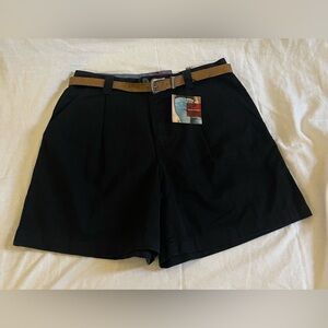 NWT Gloria Vanderbilt woman’s shorts with belt size 12
